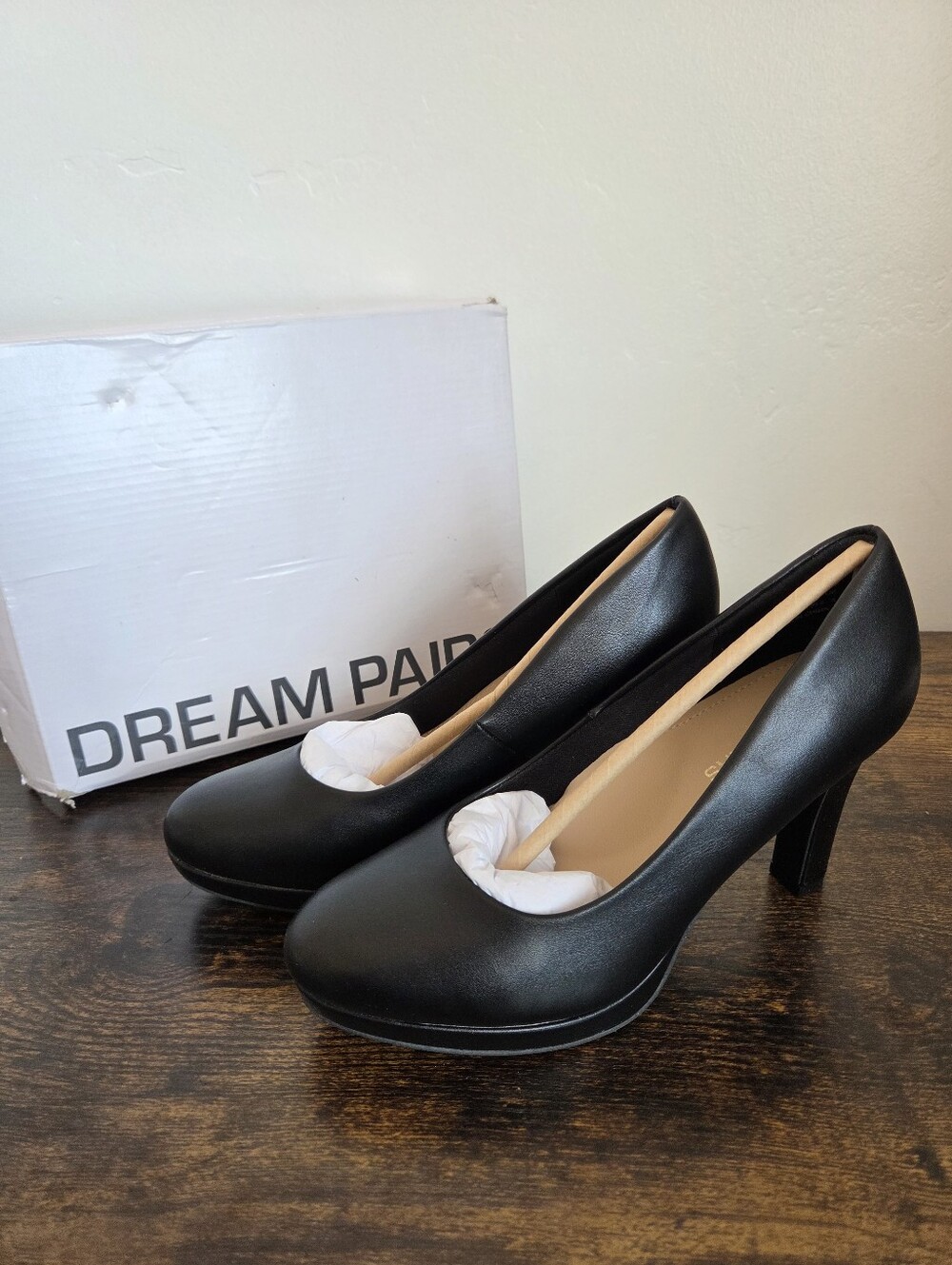NEW Dream Pairs Black Pumps Heels Cushioned Arch Support Faux Leather Size 6